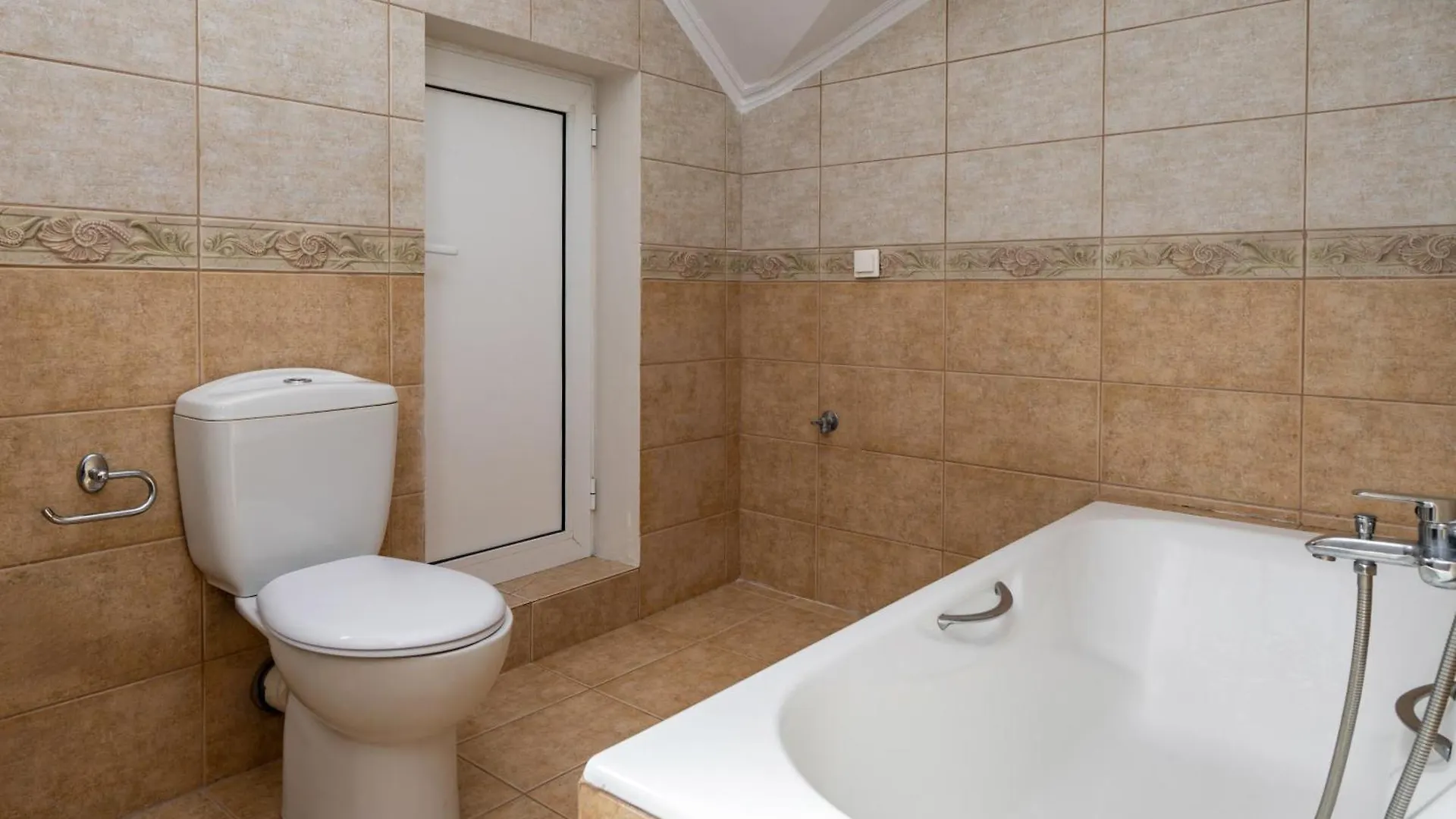 Attic Retreat Apartment Argostoli  0*, Argostoli (Kefalonia)